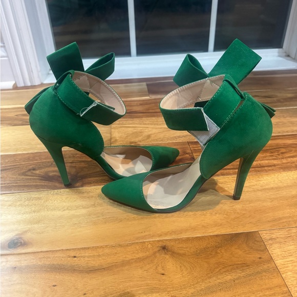 Elegant Green Stiletto Heels - Picture 3 of 7